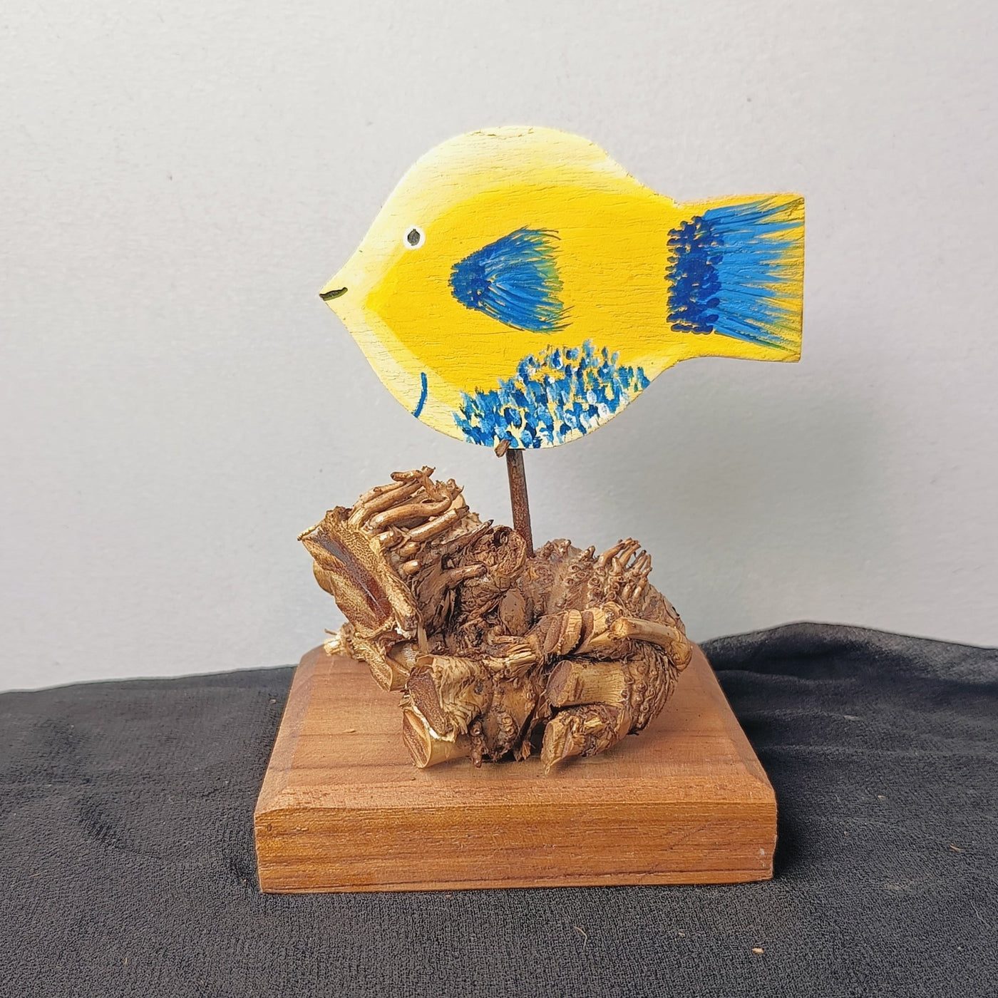 Chinhhari Madai yellow Fish garden decor