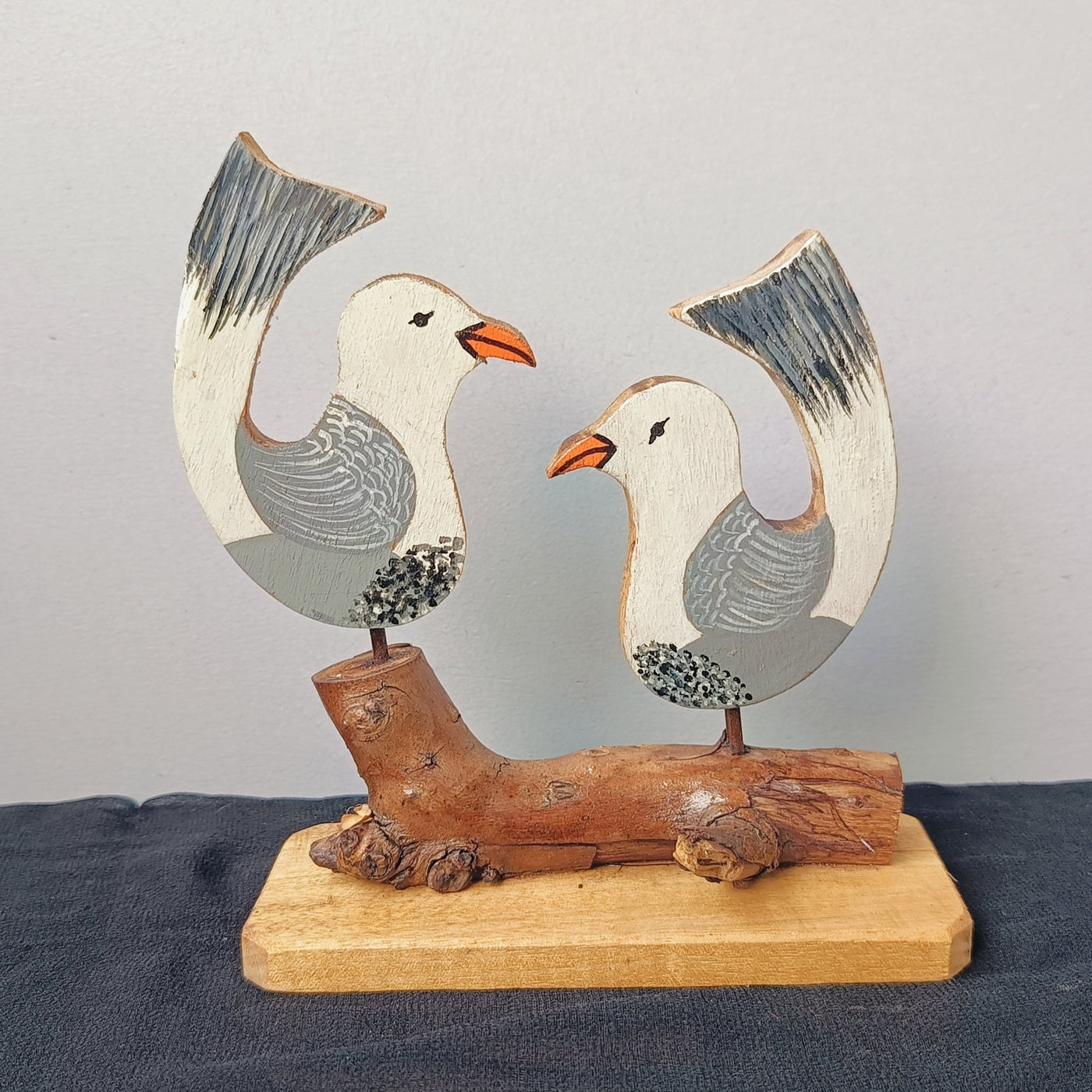 Chinhhari Madai White grey bird garden decor