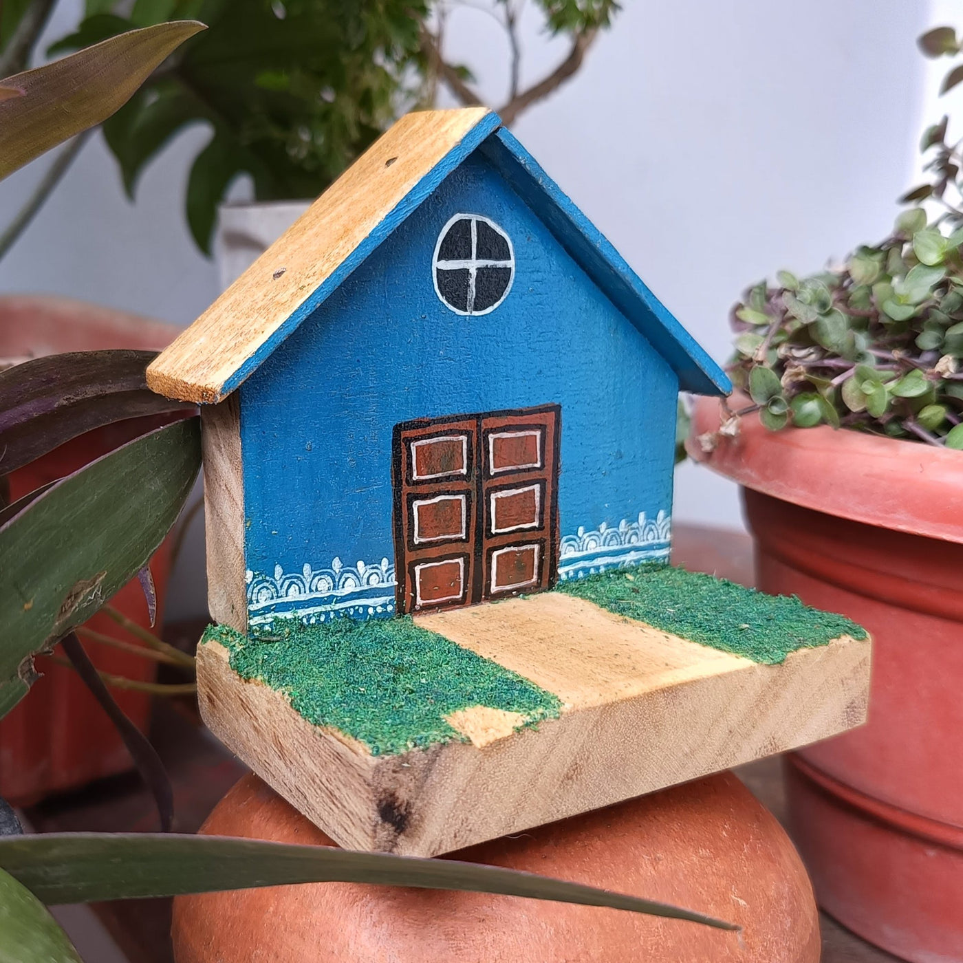 Chinhhari Madai blue house garden decor