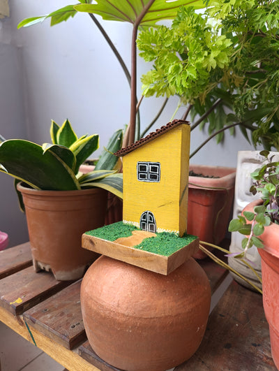 Chinhhari Madai yellow house garden decor