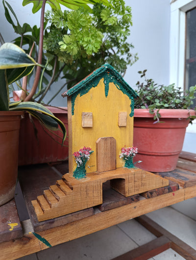 Chinhhari Madai yellow house garden decor