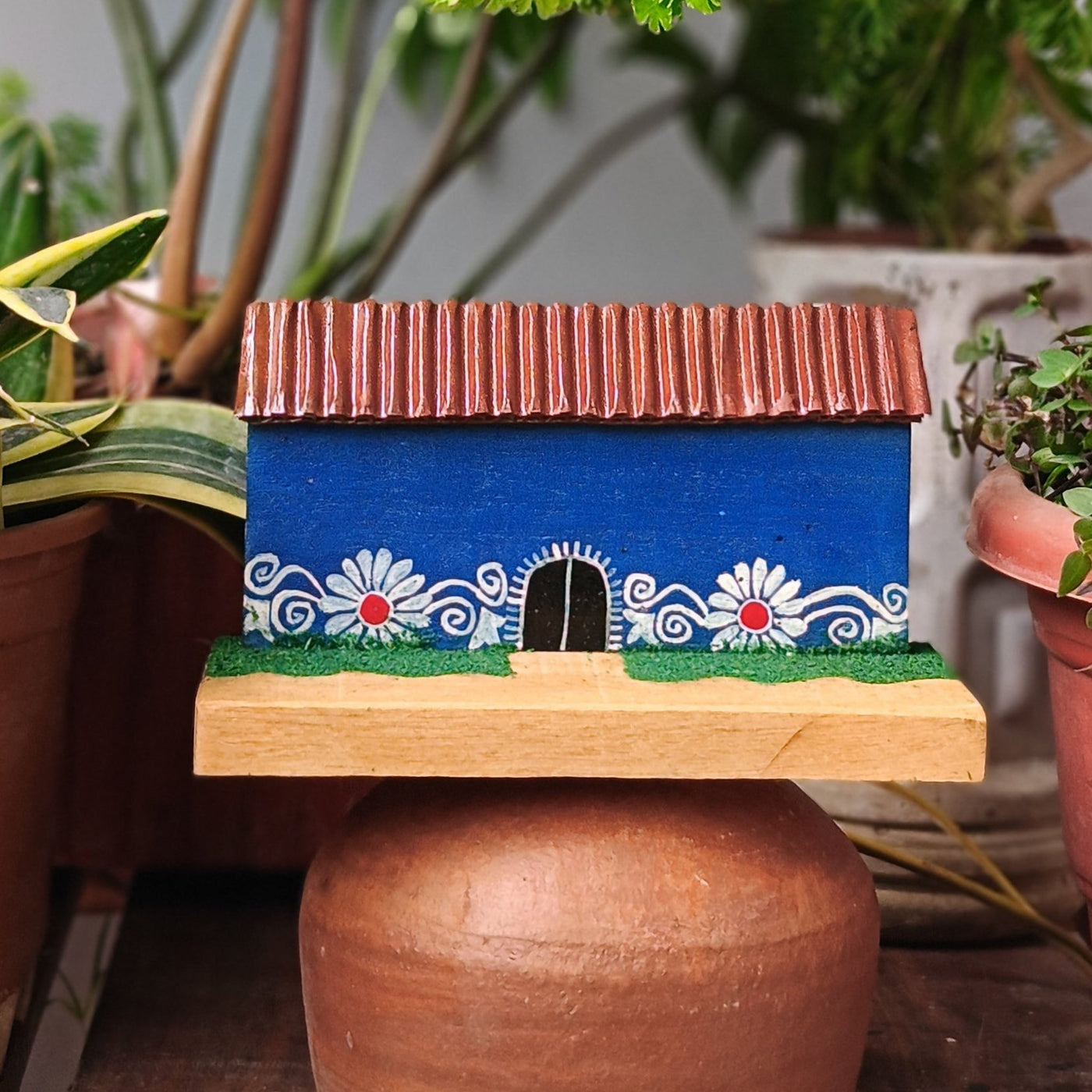 Chinhhari Madai blue house garden decor