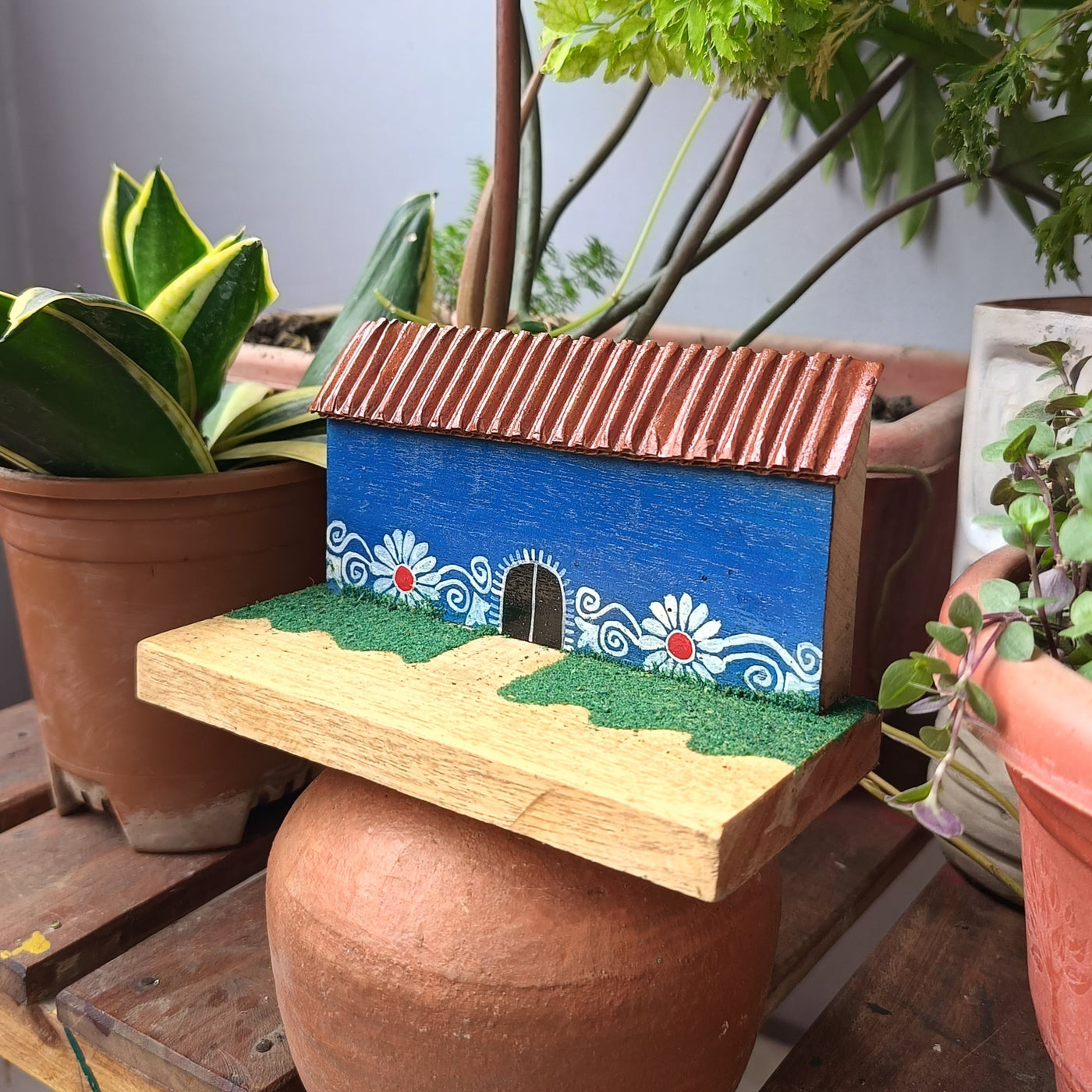 Chinhhari Madai blue house garden decor