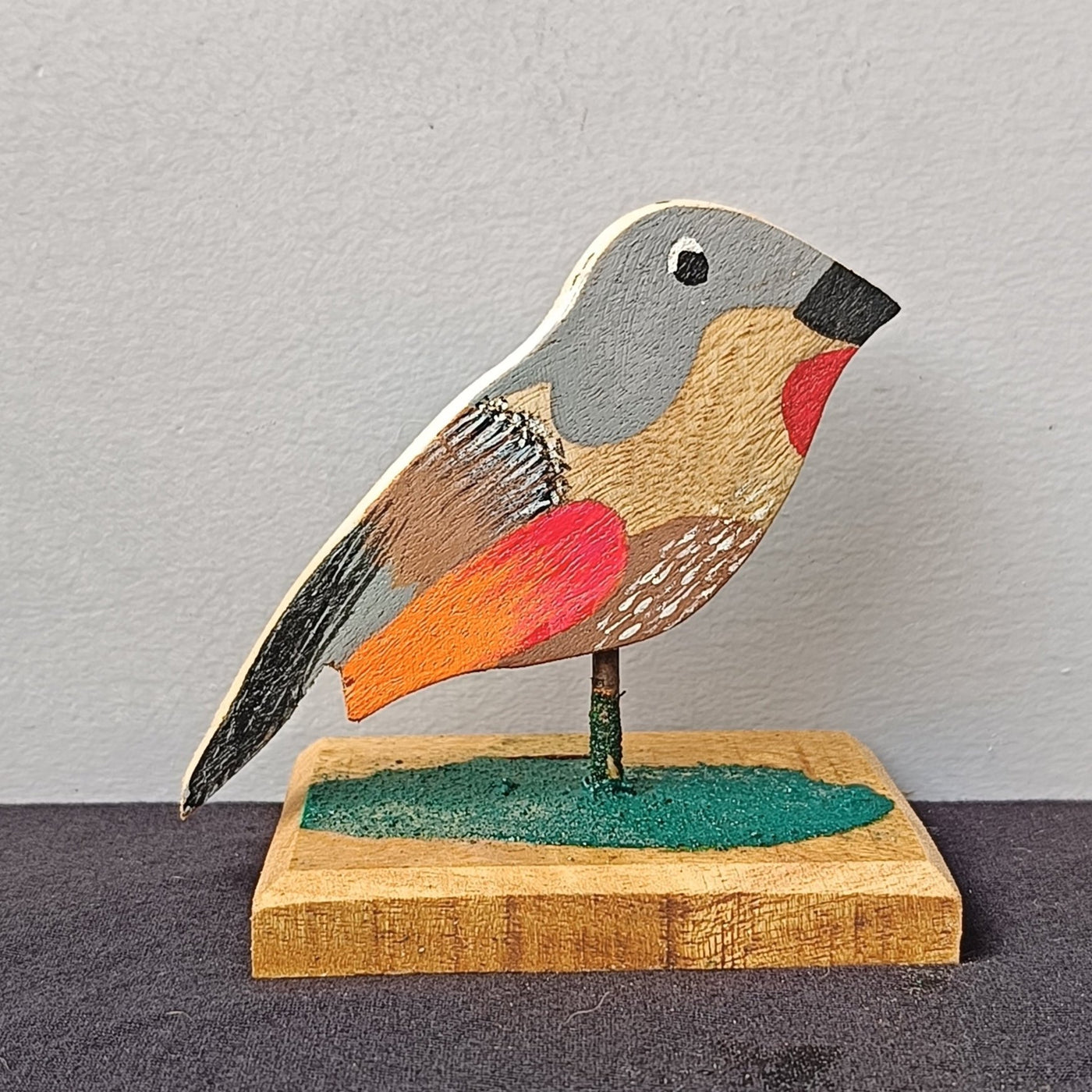 Chinhhari Madai red grey bird garden decor