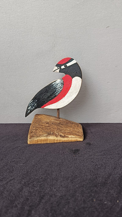 Chinhhari Madai red black bird garden decor