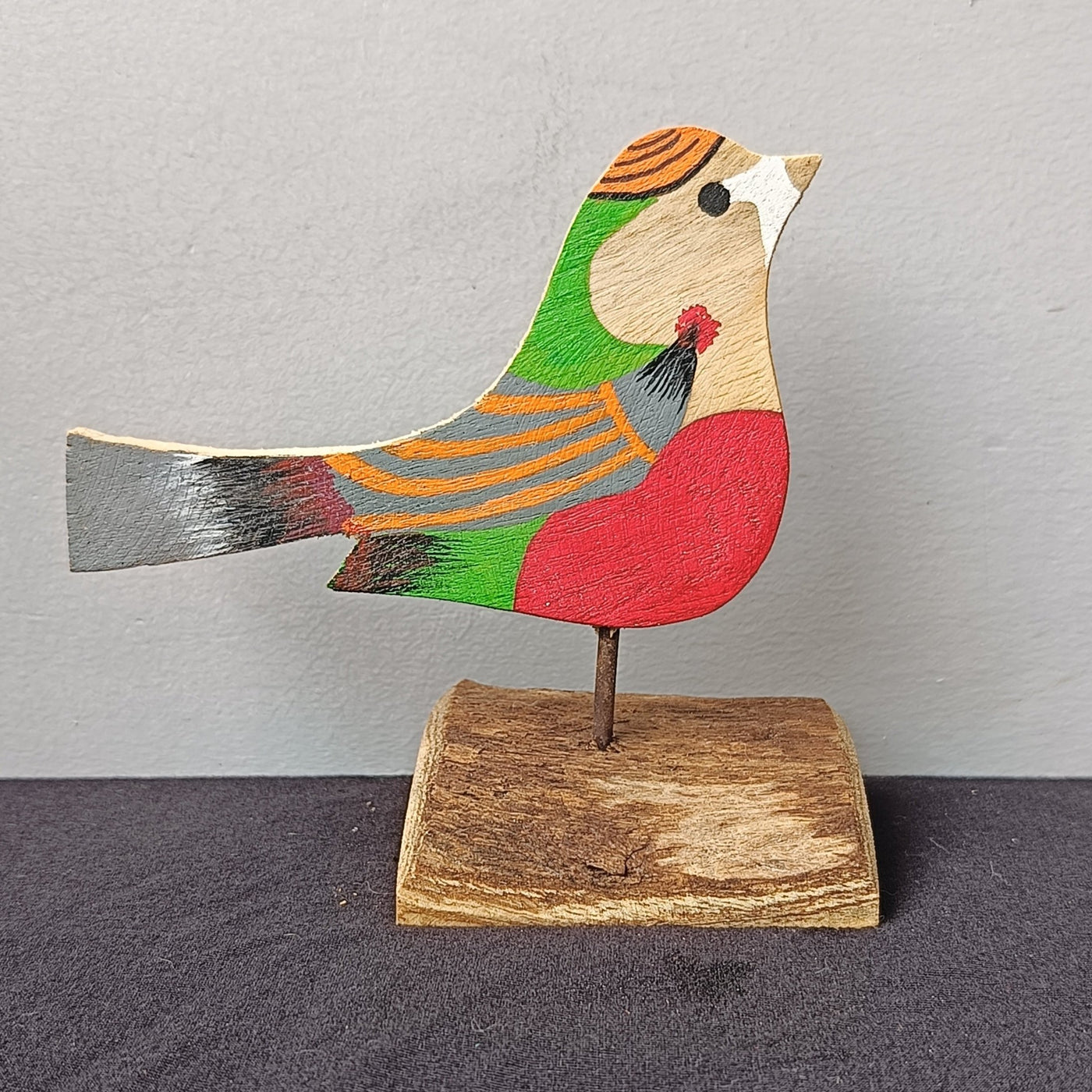 Chinhhari Madai green red bird garden decor