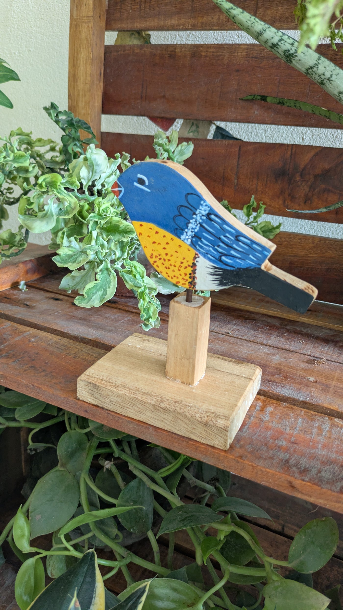 Chinhhari Madai blue and yellow bird garden decor