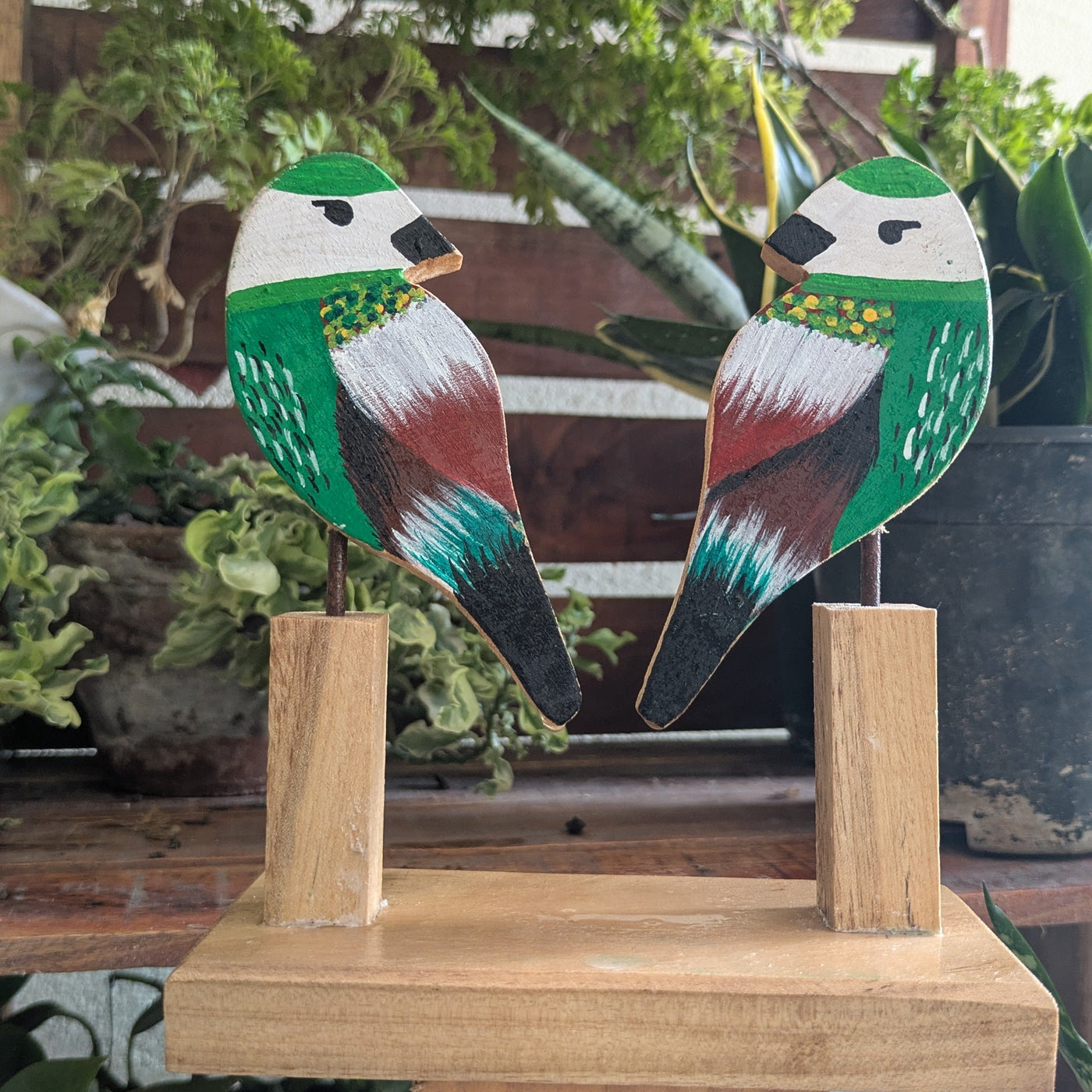 Chinhhari Madai green white and brown line bird pair garden decor