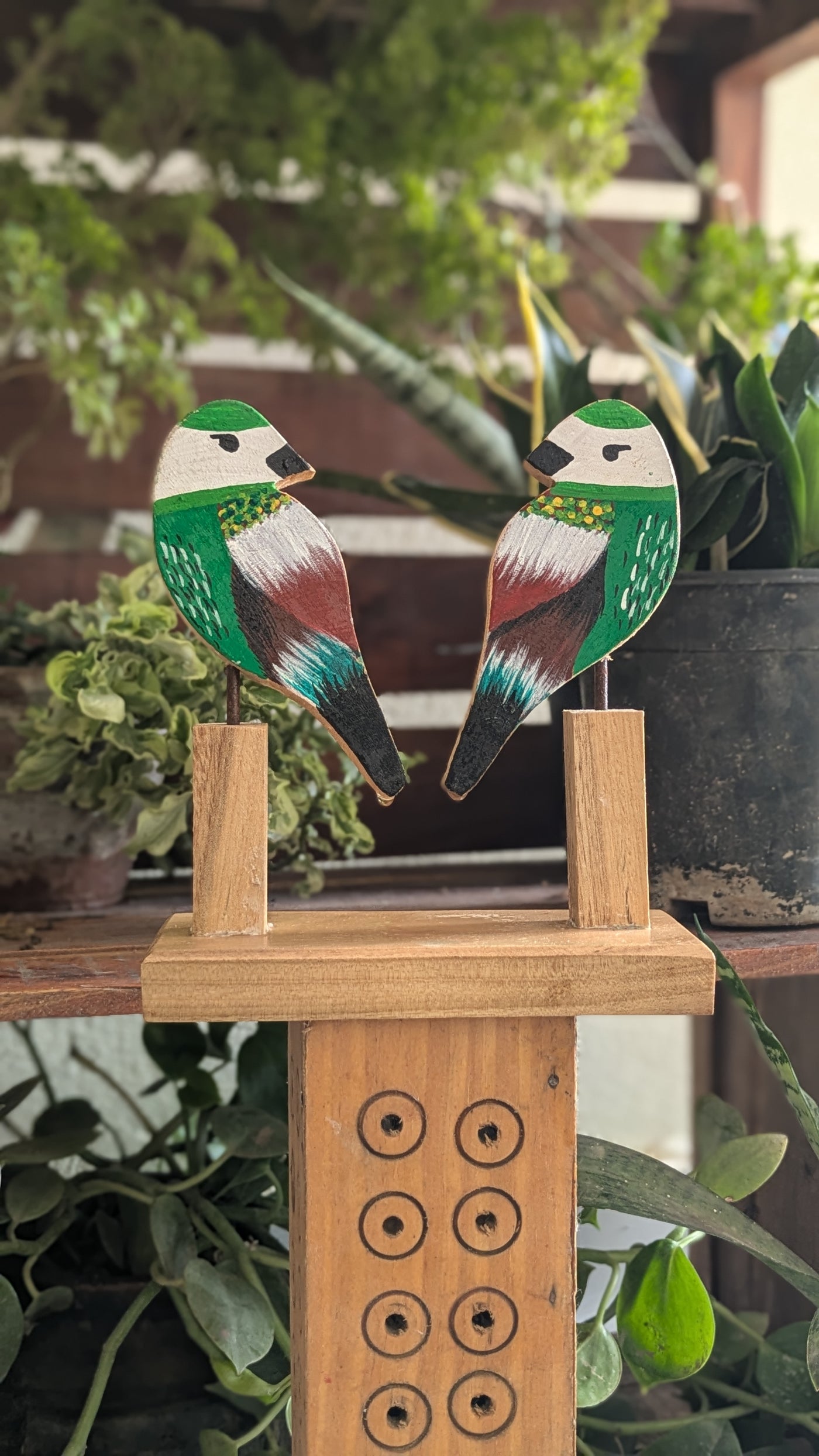 Chinhhari Madai green white and brown line bird pair garden decor
