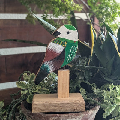 Chinhhari Madai white and green bird garden decor