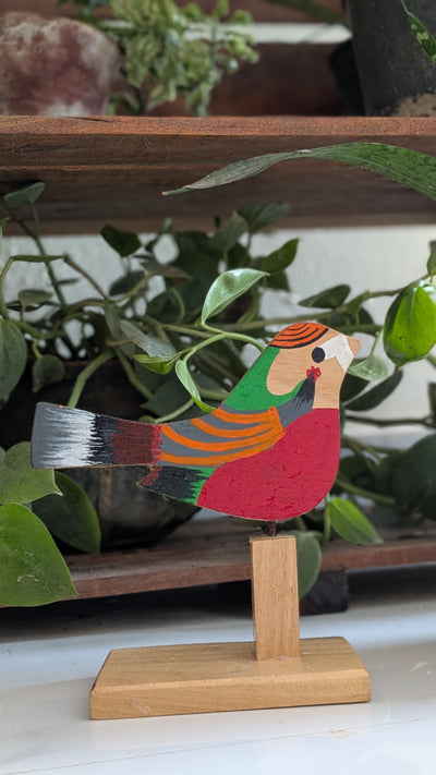 Chinhhari Madai  red geen and orange line bird garden decor