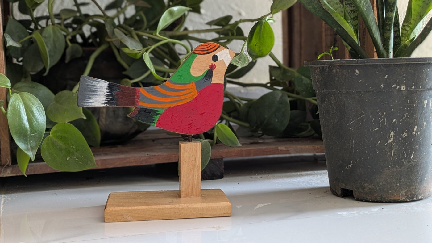 Chinhhari Madai  red geen and orange line bird garden decor
