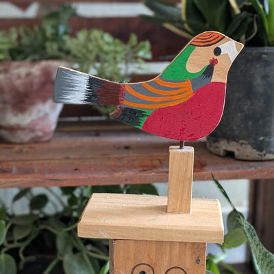 Chinhhari Madai  red geen and orange line bird garden decor