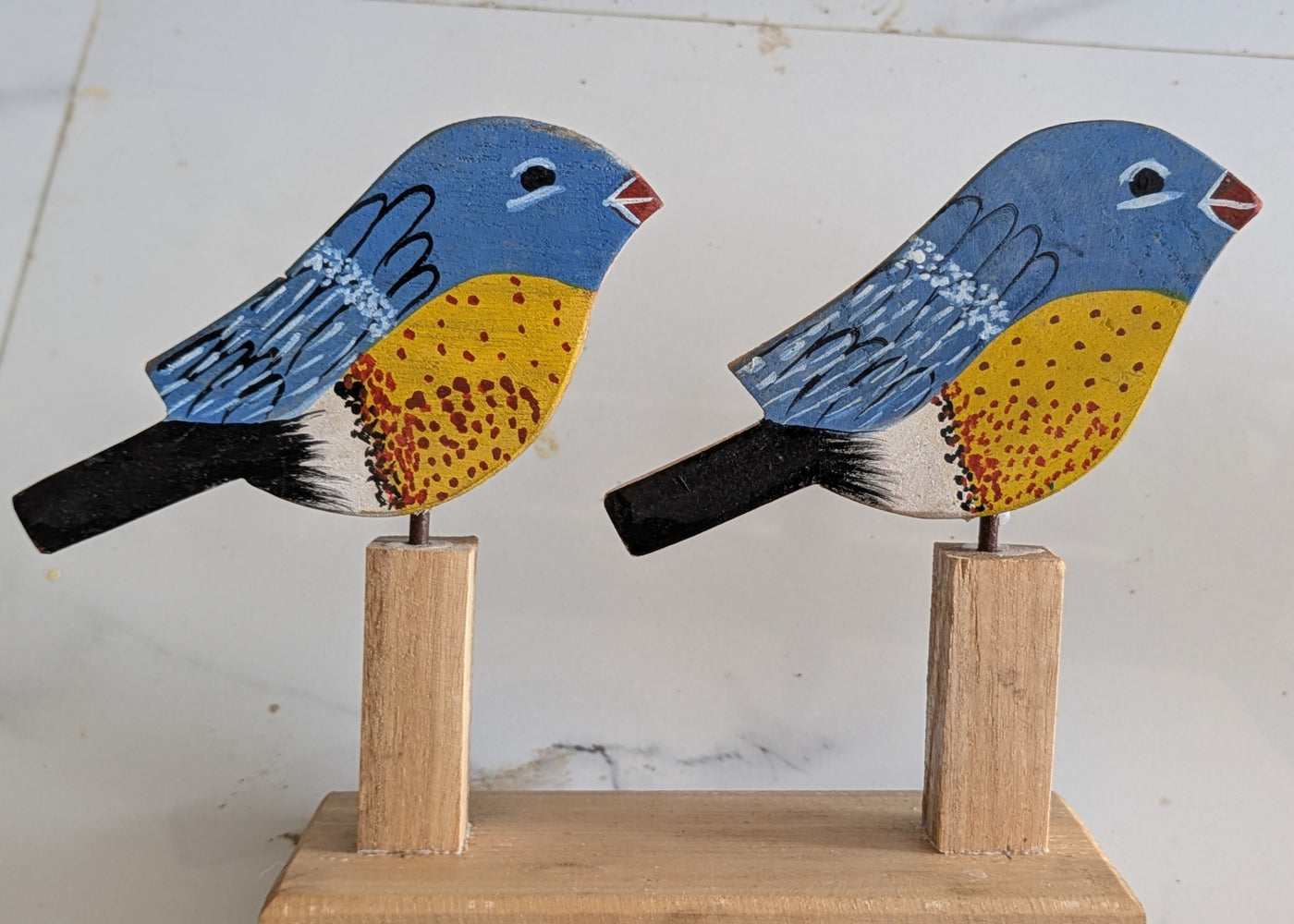 Chinhhari Madai blue and yellow bird pair garden decor