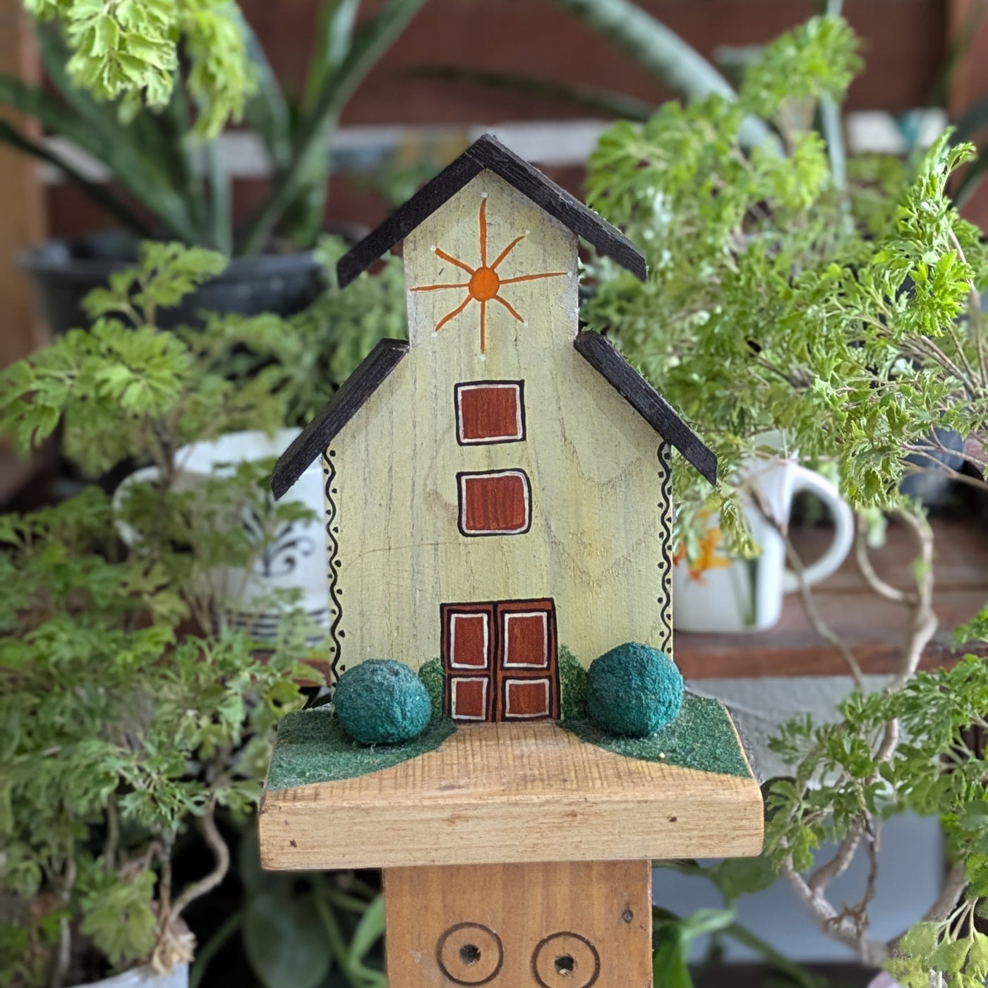 Chinhhari Madai white house garden decor