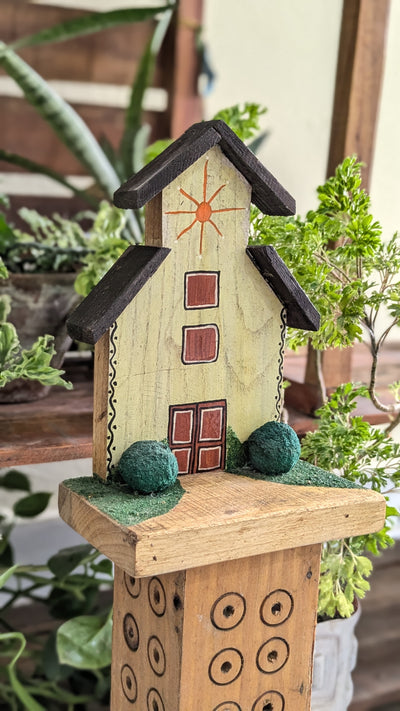 Chinhhari Madai white house garden decor