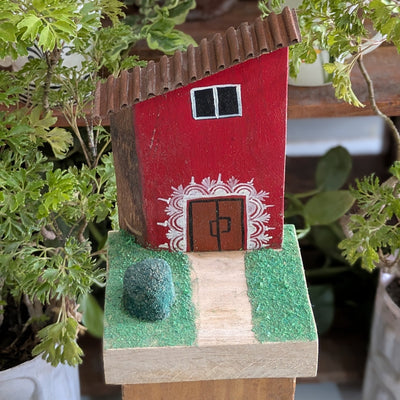 Chinhhari Madai red and white house garden decor