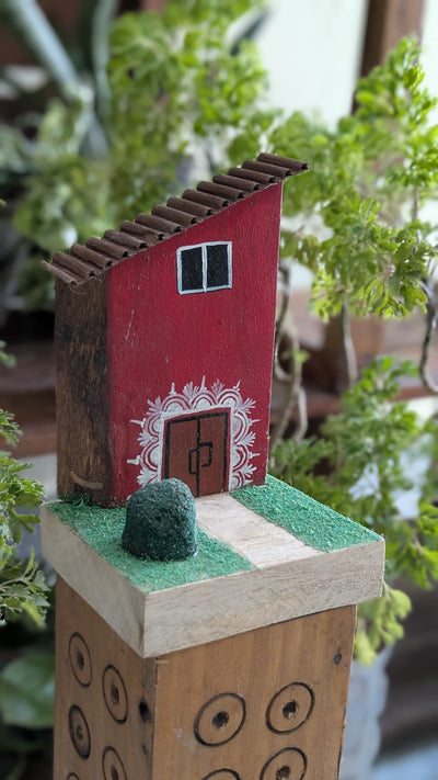 Chinhhari Madai red and white house garden decor