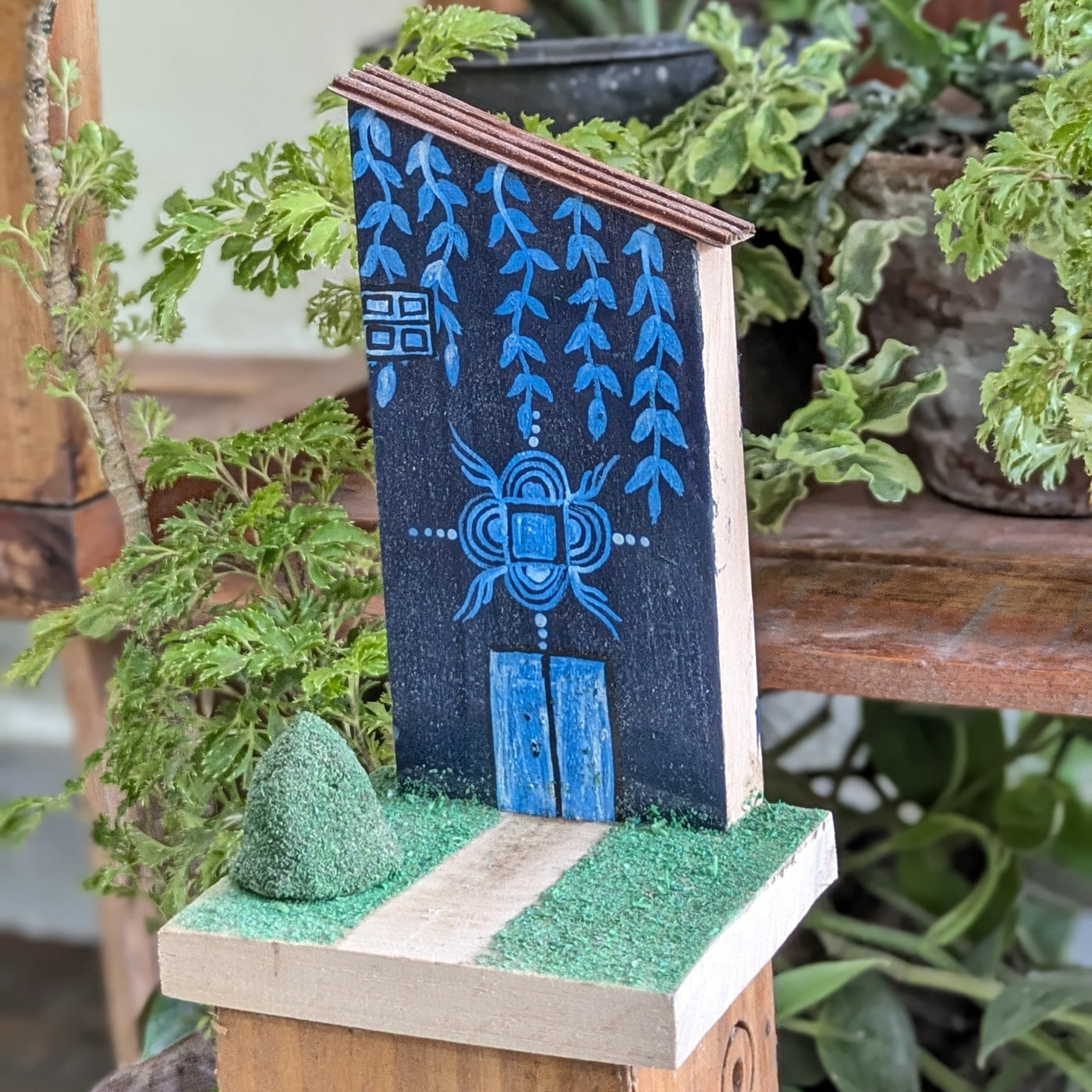 Chinhhari Madai blue house garden decor