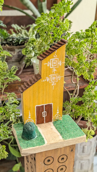 Chinhhari Madai yellow house garden decor
