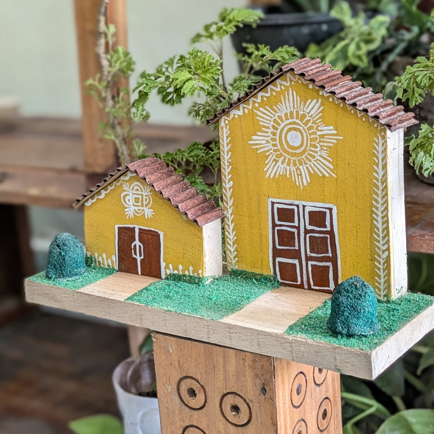 Chinhhari Madai yellow dubble house garden decor
