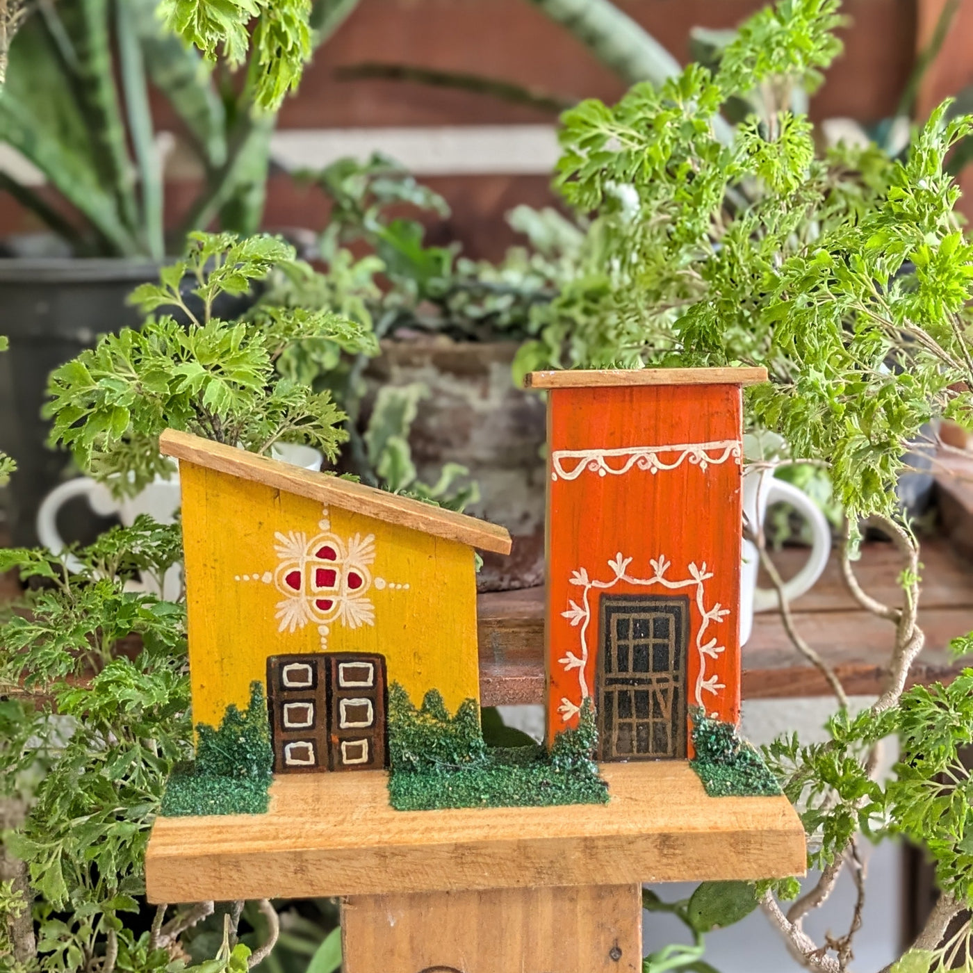 Chinhhari Madai yellow and orange dubble house garden decor