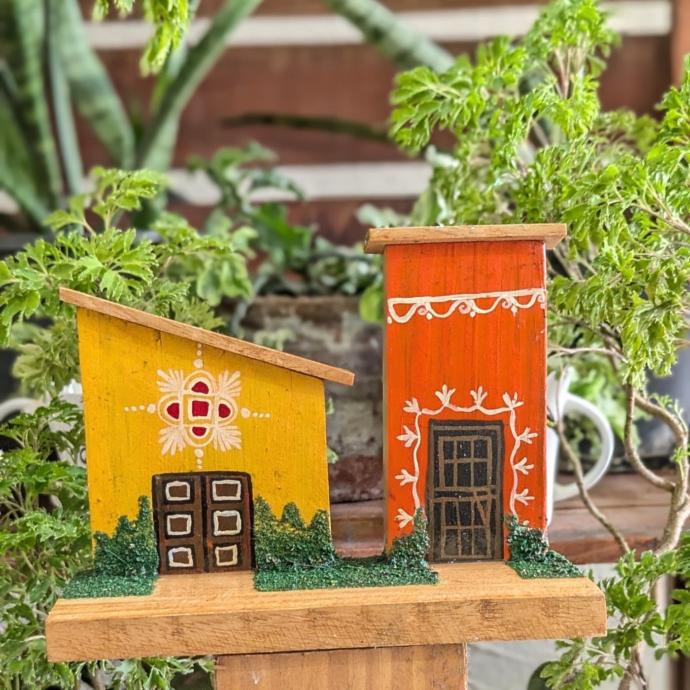 Chinhhari Madai yellow and orange dubble house garden decor