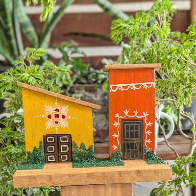 Chinhhari Madai yellow and orange dubble house garden decor