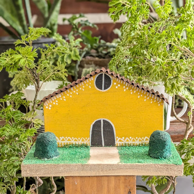 Chinhhari Madai yellow small house garden decor