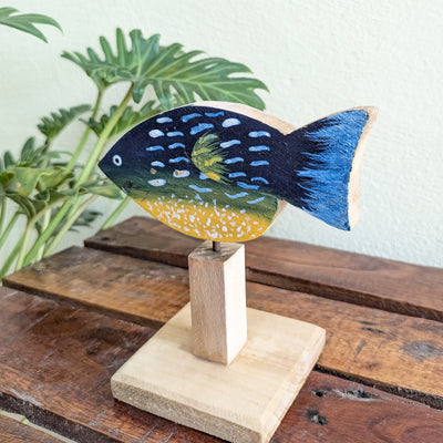 Chinhhari Madai blue and yellow Fish garden decor
