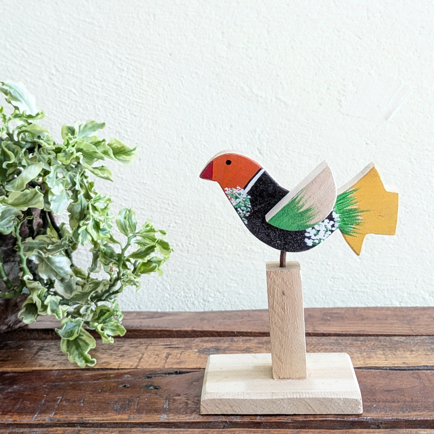 Chinhhari Madai orange black and yellow bird garden decor