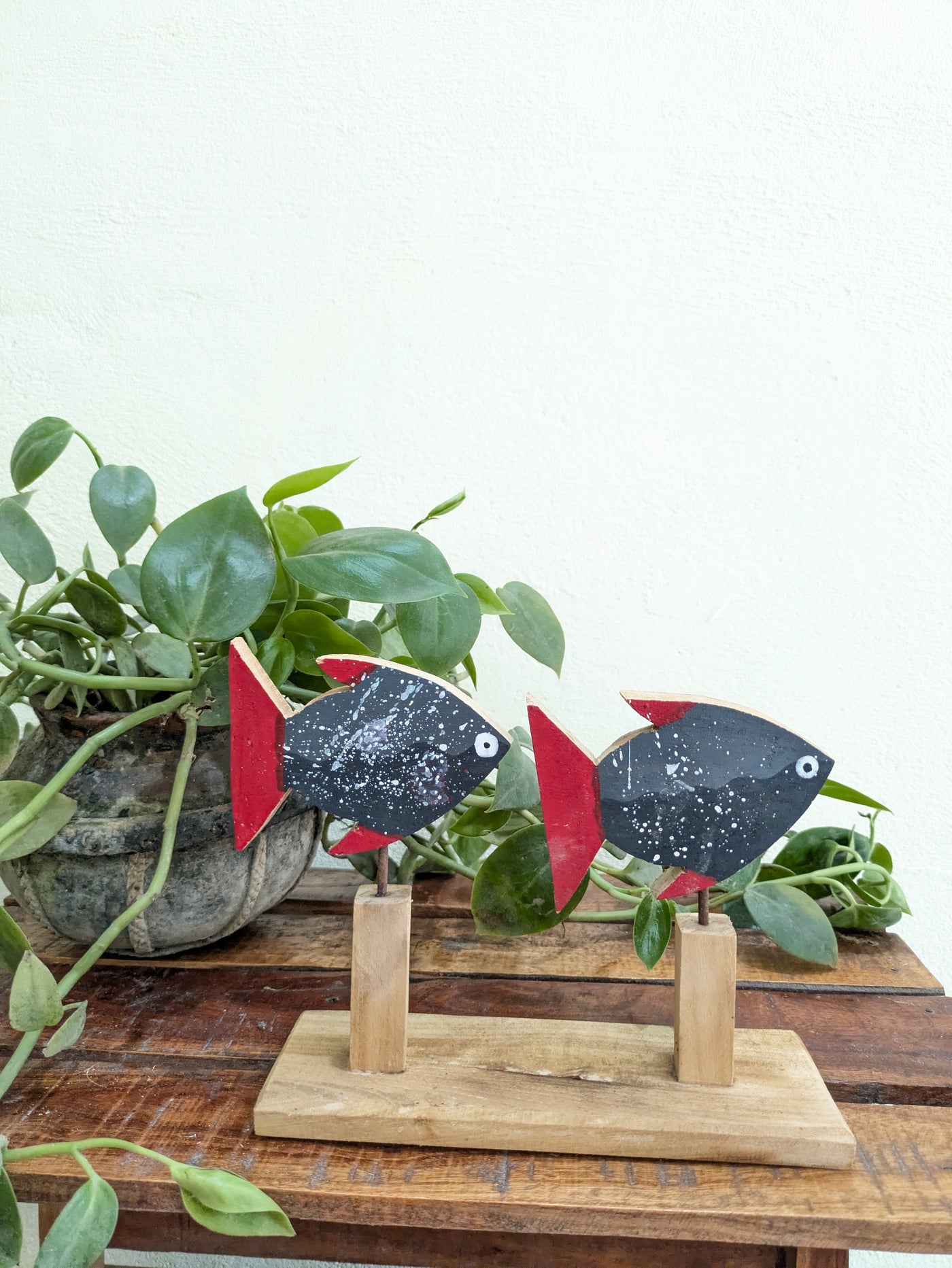 Chinhhari Madai dark blue Fish pair garden decor