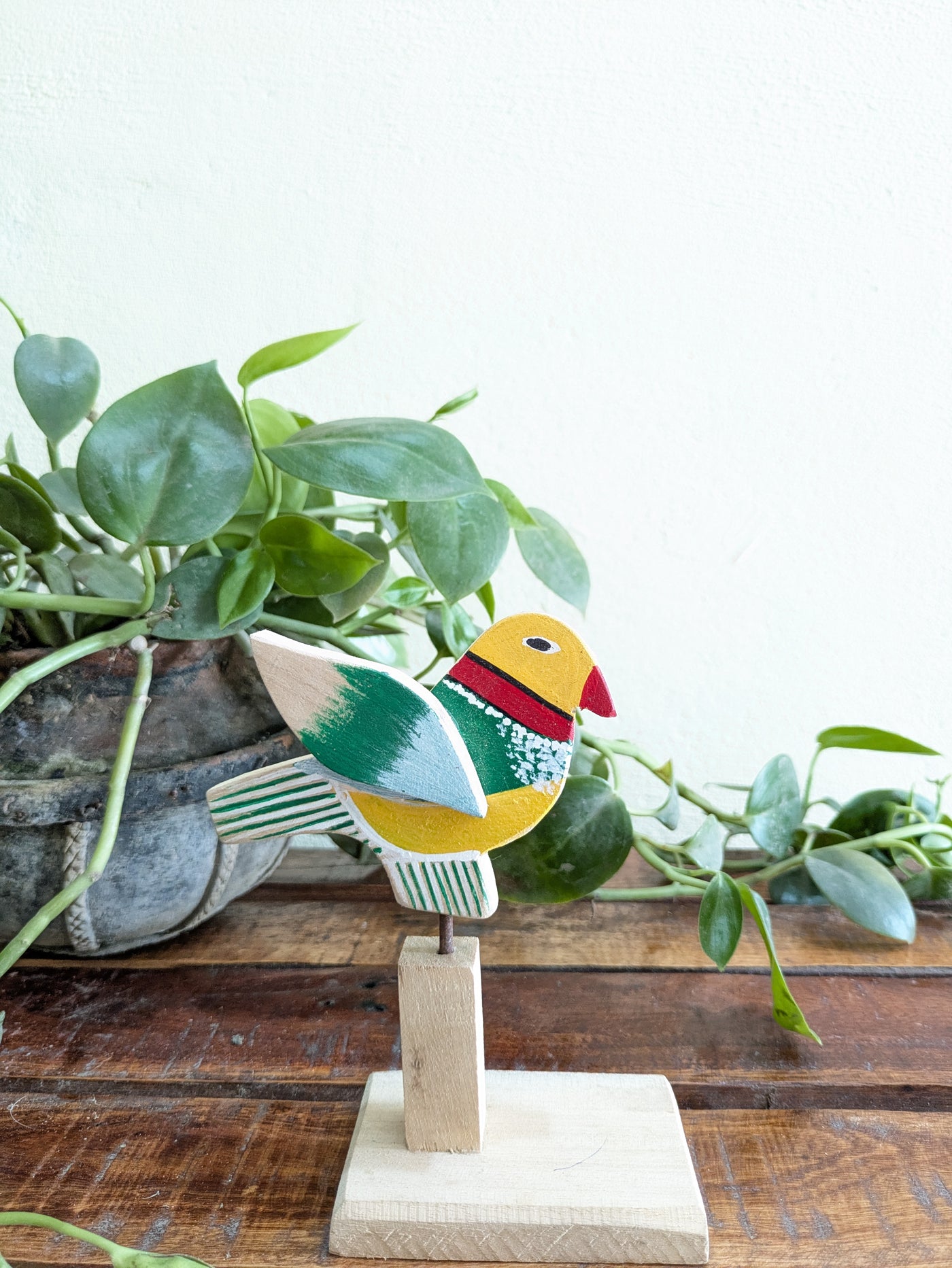 Chinhhari Madai yellow and green bird garden decor