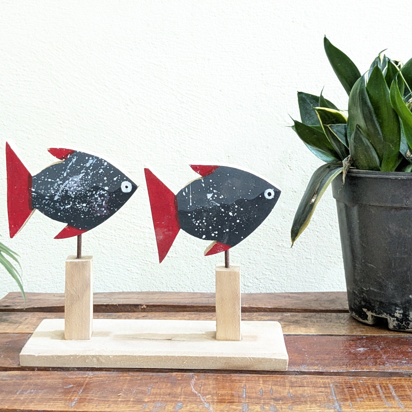 Chinhhari Madai dark blue Fish pair garden decor