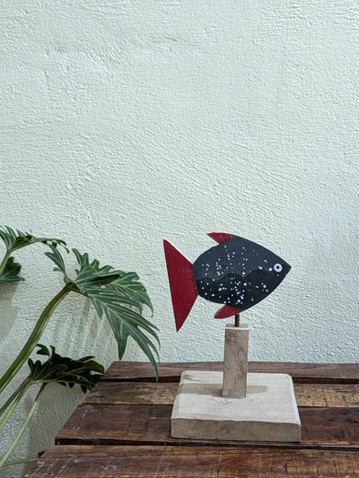 Chinhhari Madai dark blue Fish garden decor