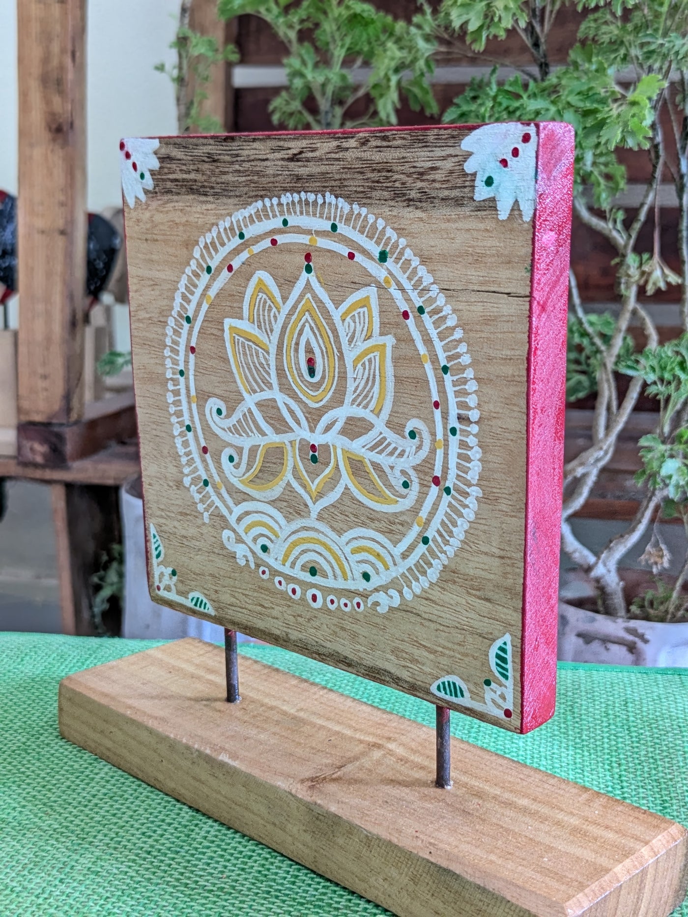 Chinhhari Madai Alpana standie festival decor( Buy 1 or full set)
