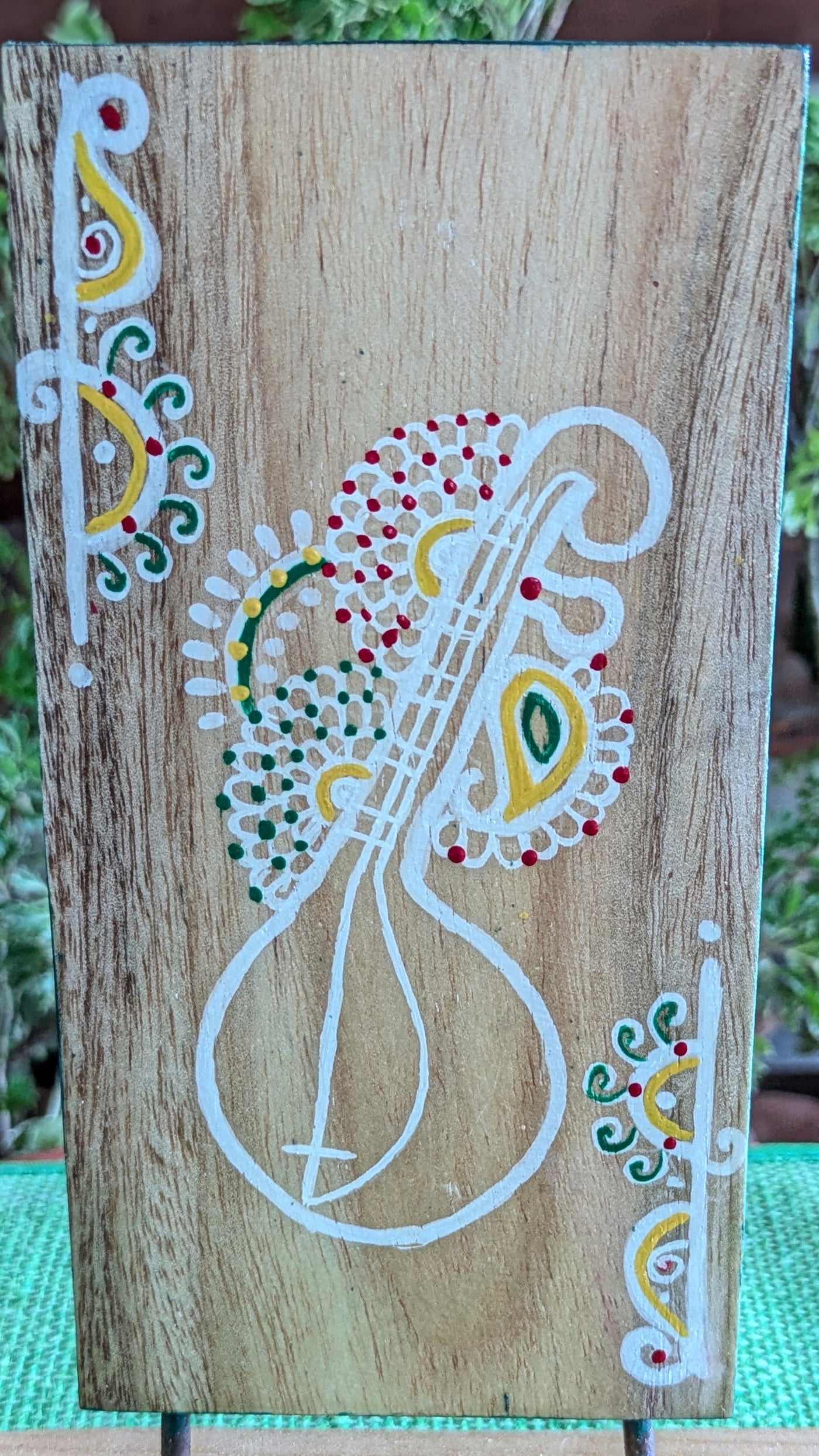 Chinhhari Madai Alpana standie festival decor( Buy 1 or full set)