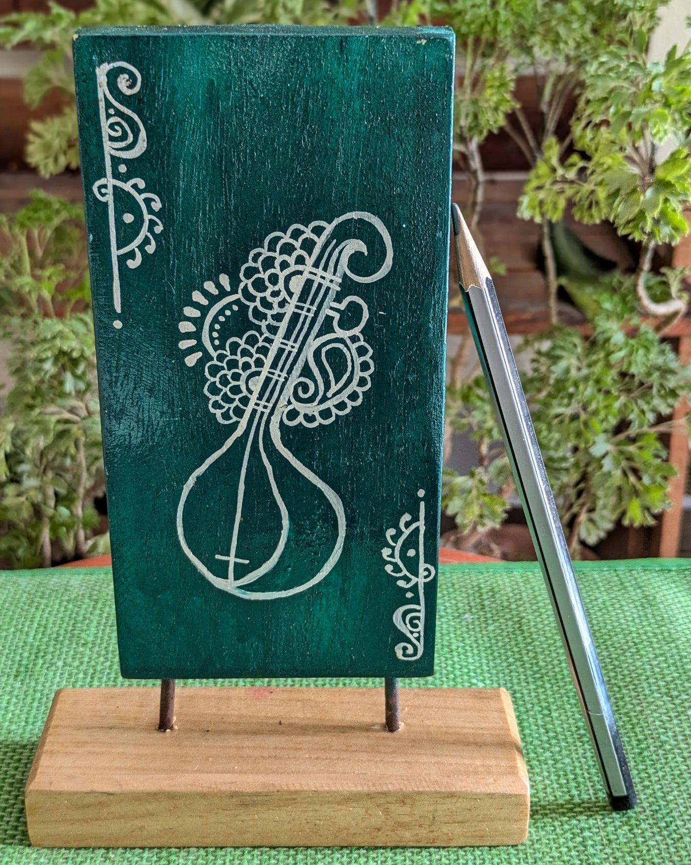 Chinhhari Madai Alpana colour standie festival decor( Buy 1 or full set)