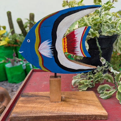 Chinhhari Madai blue and white stripes single fish garden decor