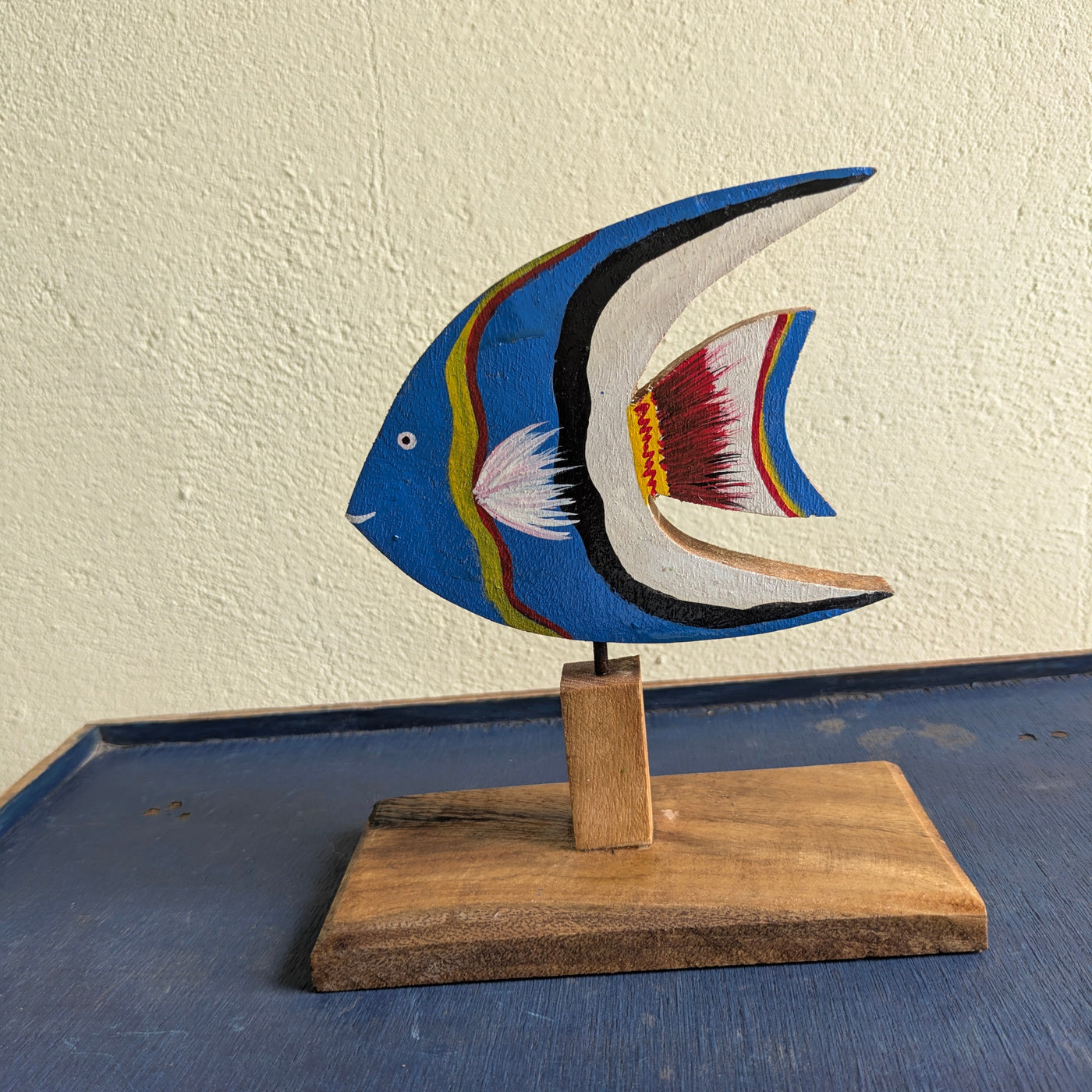 Chinhhari Madai blue and white stripes single fish garden decor