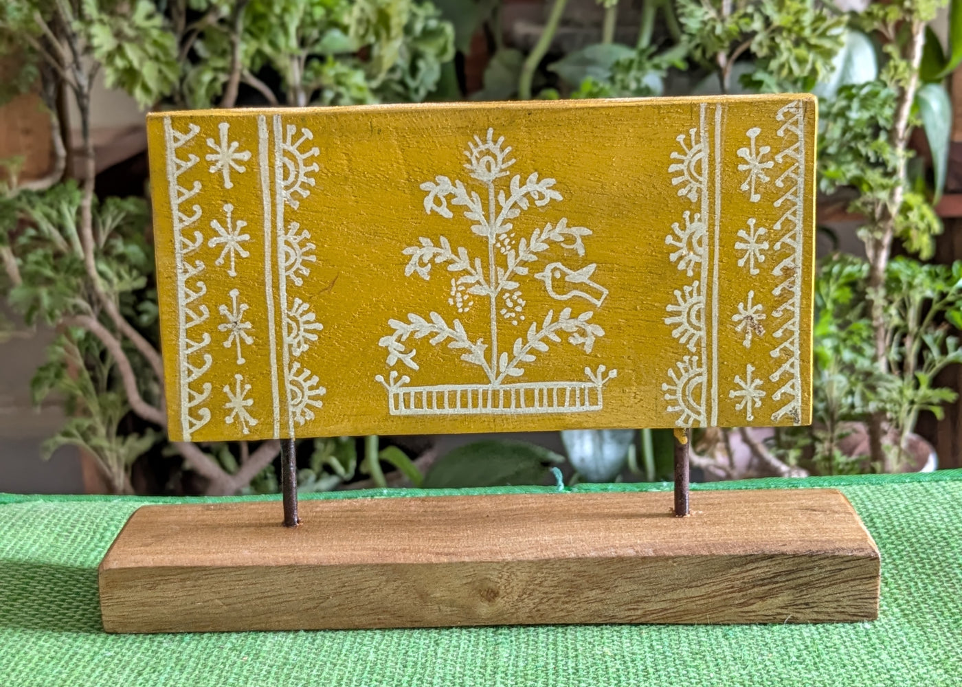 Chinhhari Madai Godna colour standie festival decor( Buy 1 or full set)