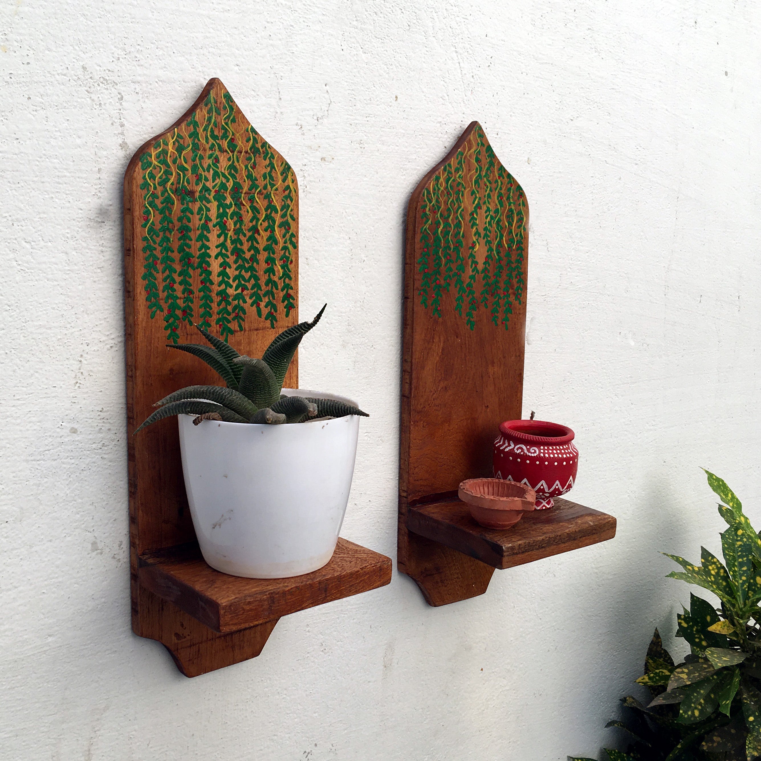 Wooden Long Wall Rack – Chinhhari Furniture and Handicraft