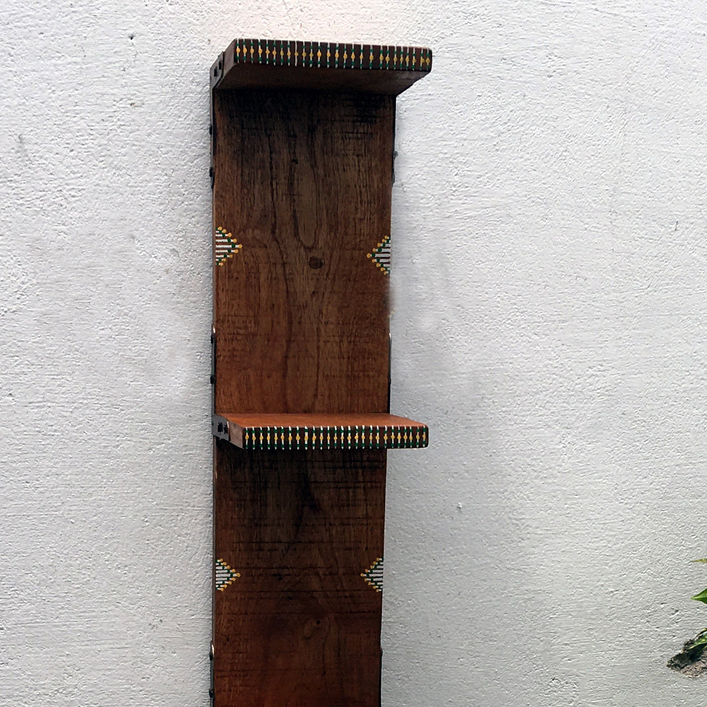 Wooden vertical wall rack